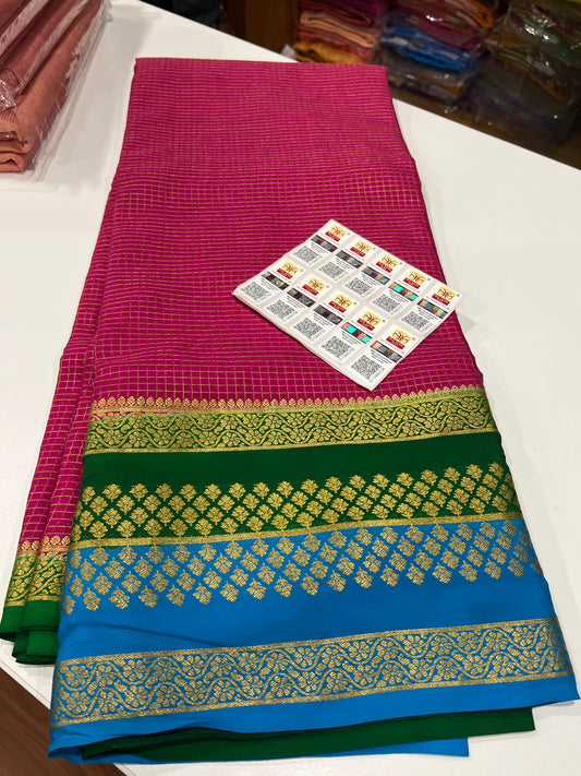 🧚🏻‍♀️ checks pattern with rich pallu in elegant colour combinations🧚🏻‍♀️